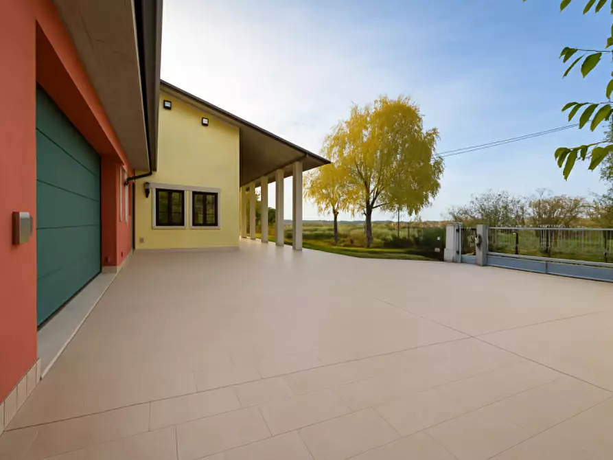 Immagine 3 di Casa indipendente in vendita  in Via Lobbia Vicentina a Lonigo