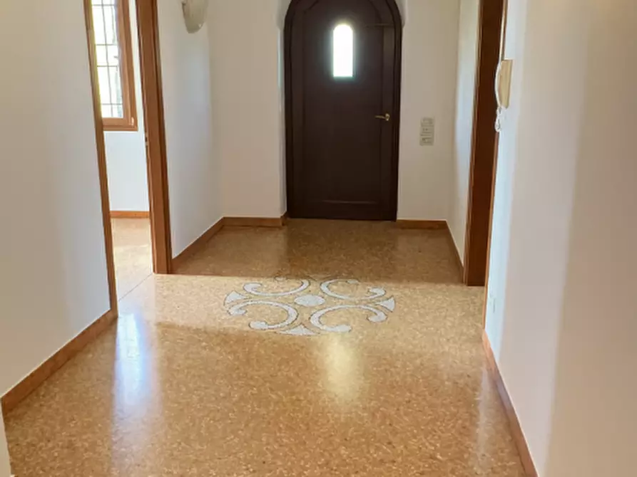 Immagine 7 di Casa indipendente in vendita  in Via Lobbia Vicentina a Lonigo