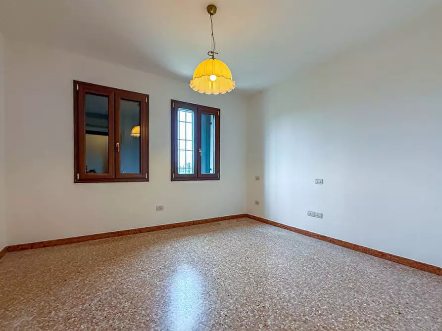 Immagine 11 di Casa indipendente in vendita  in Via Lobbia Vicentina a Lonigo