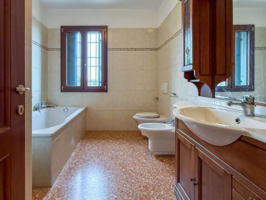 Immagine 12 di Casa indipendente in vendita  in Via Lobbia Vicentina a Lonigo