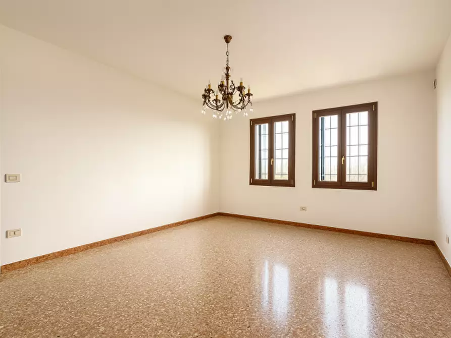 Immagine 13 di Casa indipendente in vendita  in Via Lobbia Vicentina a Lonigo