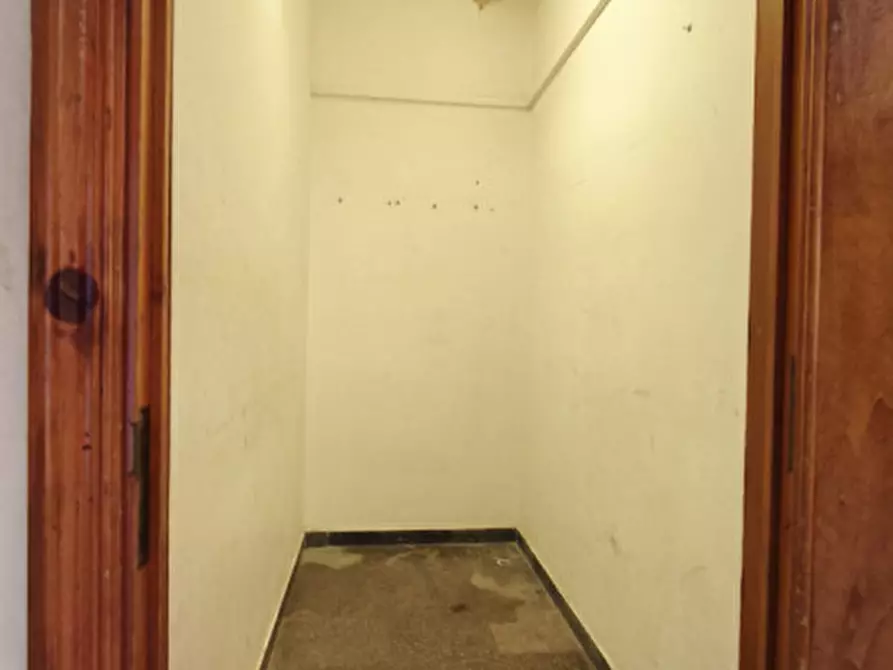 Immagine 5 di Negozio in affitto  in Via Galatola a Fasano