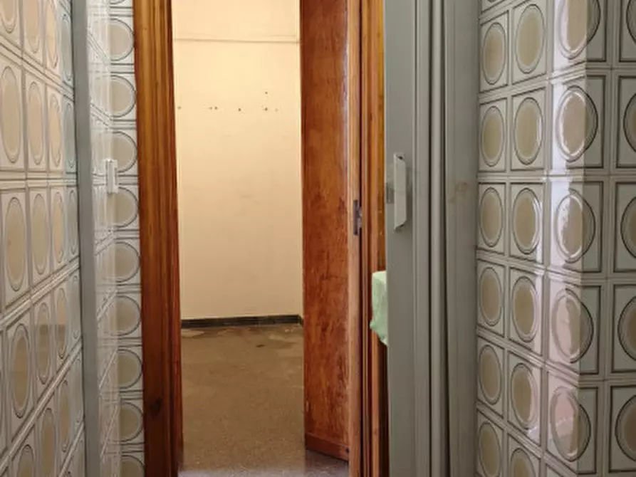 Immagine 6 di Negozio in affitto  in Via Galatola a Fasano