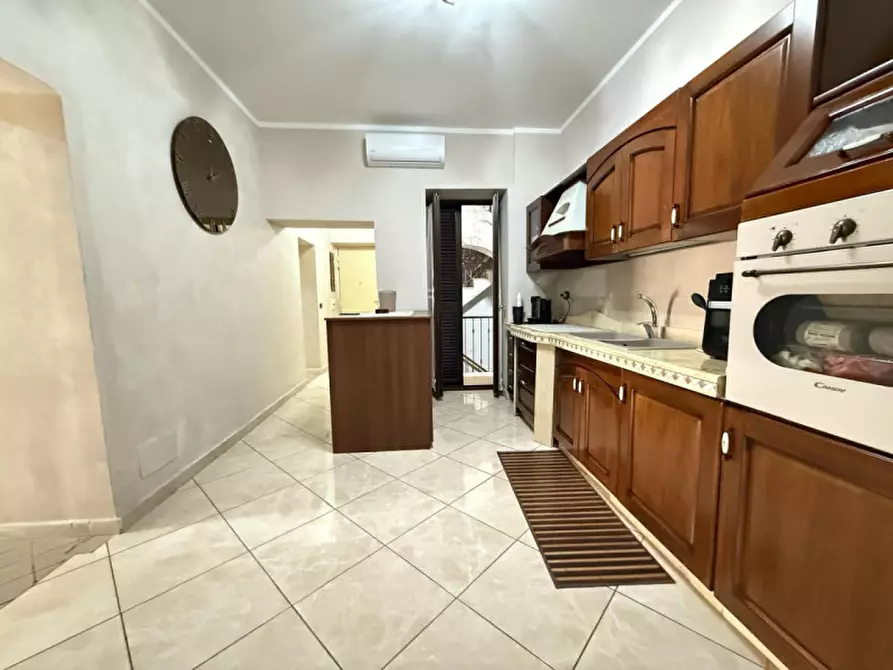 Immagine 5 di Appartamento in affitto  in Via Santa Maria Ognibene a Napoli