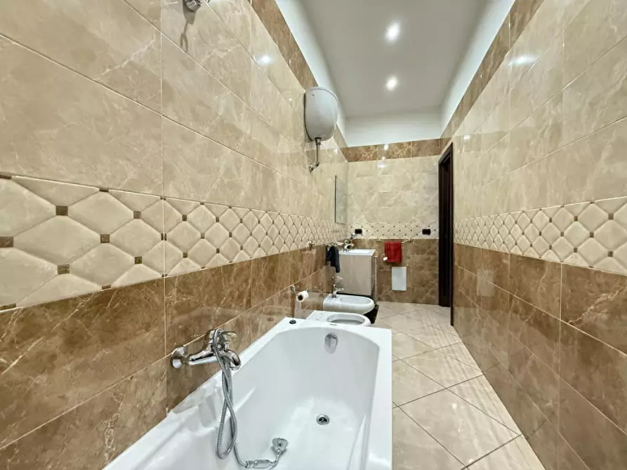 Immagine 11 di Appartamento in affitto  in Via Santa Maria Ognibene a Napoli