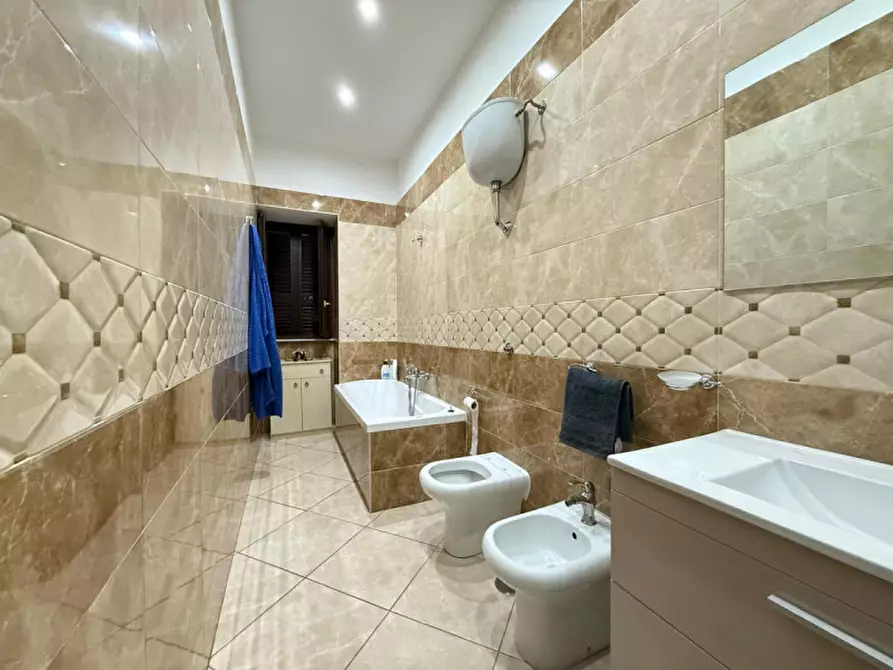 Immagine 12 di Appartamento in affitto  in Via Santa Maria Ognibene a Napoli