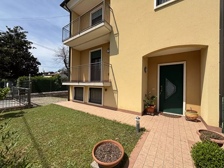 Immagine 5 di Casa bifamiliare in vendita  in Via Roma a Sarego