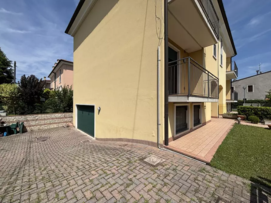 Immagine 9 di Casa bifamiliare in vendita  in Via Roma a Sarego