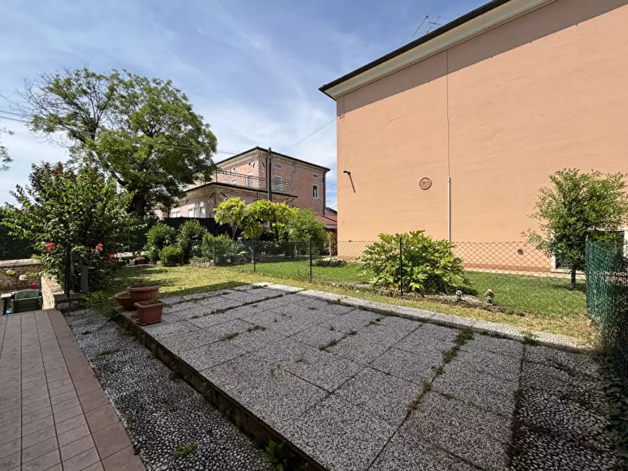 Immagine 14 di Casa bifamiliare in vendita  in Via Roma a Sarego