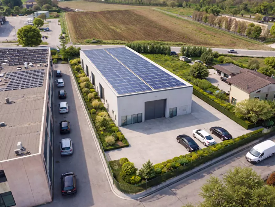 Immagine 1 di Capannone industriale in vendita  a Dueville