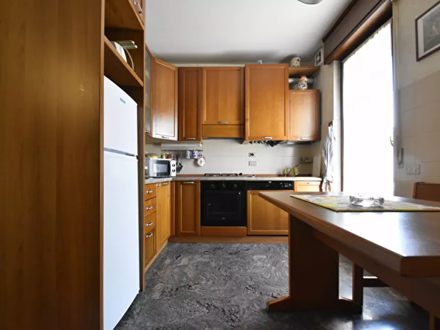 Immagine 12 di Appartamento in vendita  in Largo Salvo D'Acquisto 31 a Bussolengo