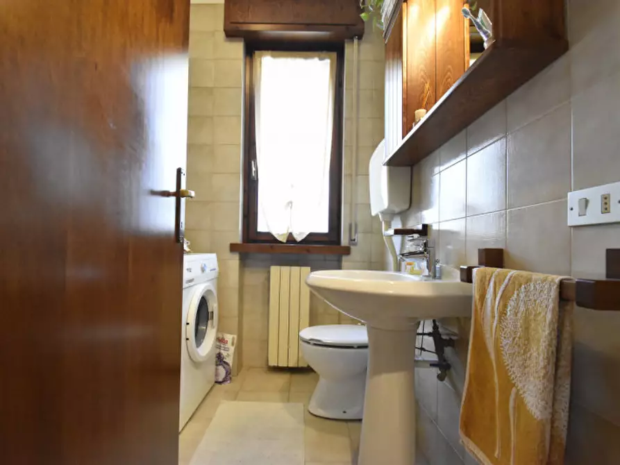 Immagine 19 di Appartamento in vendita  in Largo Salvo D'Acquisto 31 a Bussolengo