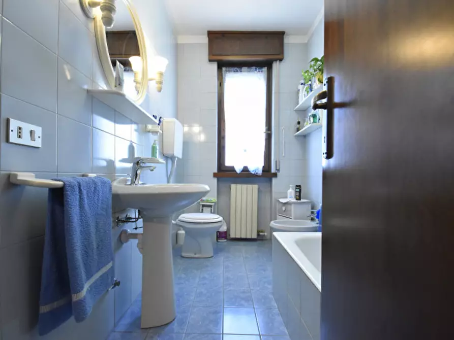 Immagine 25 di Appartamento in vendita  in Largo Salvo D'Acquisto 31 a Bussolengo