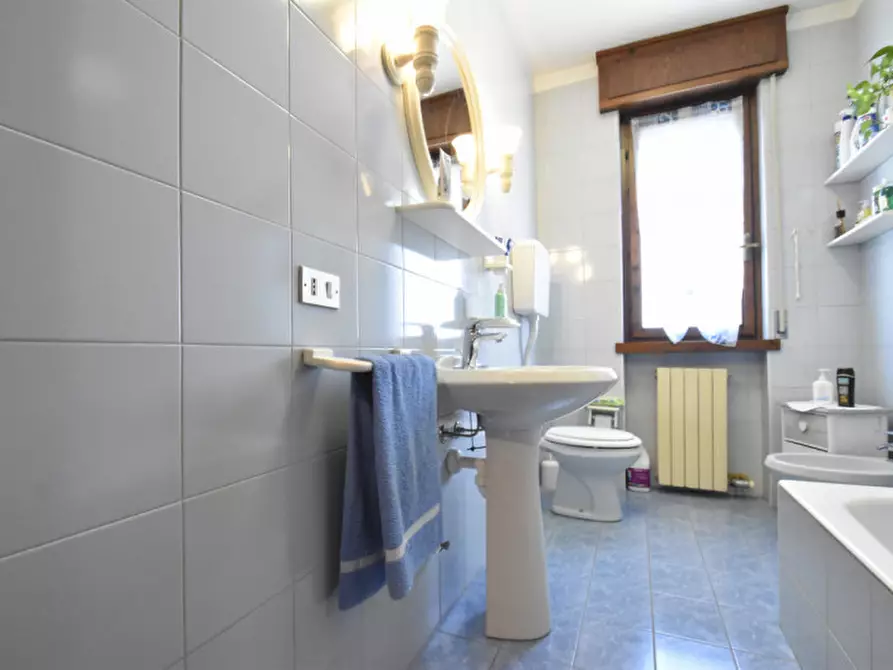 Immagine 26 di Appartamento in vendita  in Largo Salvo D'Acquisto 31 a Bussolengo