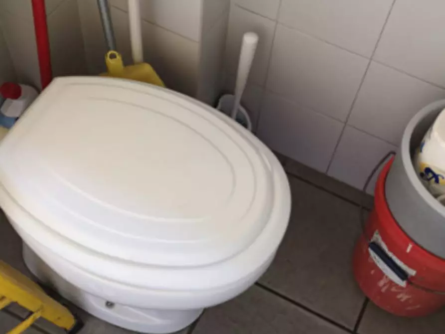 Immagine 5 di Negozio in vendita  in Piazza Pietro Leopoldo a Firenze