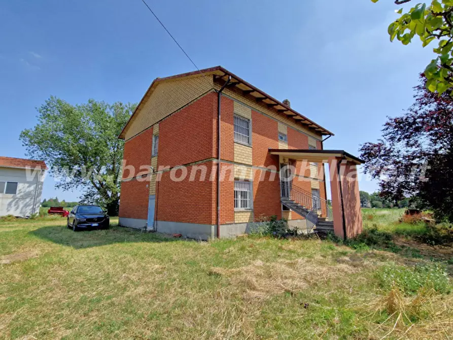 Immagine 3 di Casa bifamiliare in vendita  in Via Pilastrino a Calderara Di Reno