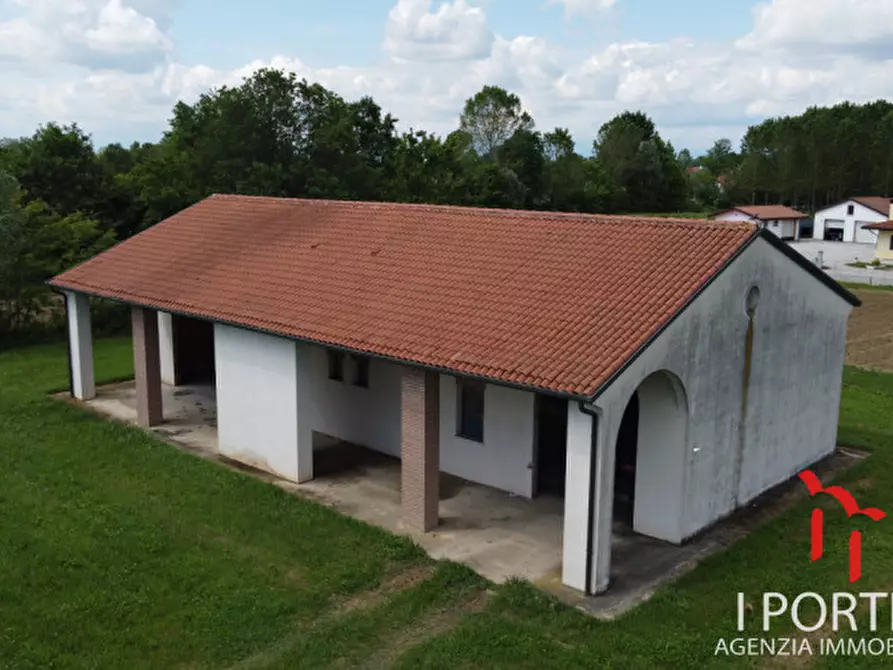 Immagine 2 di Magazzino in vendita  in Via Cimitero a Scorzè