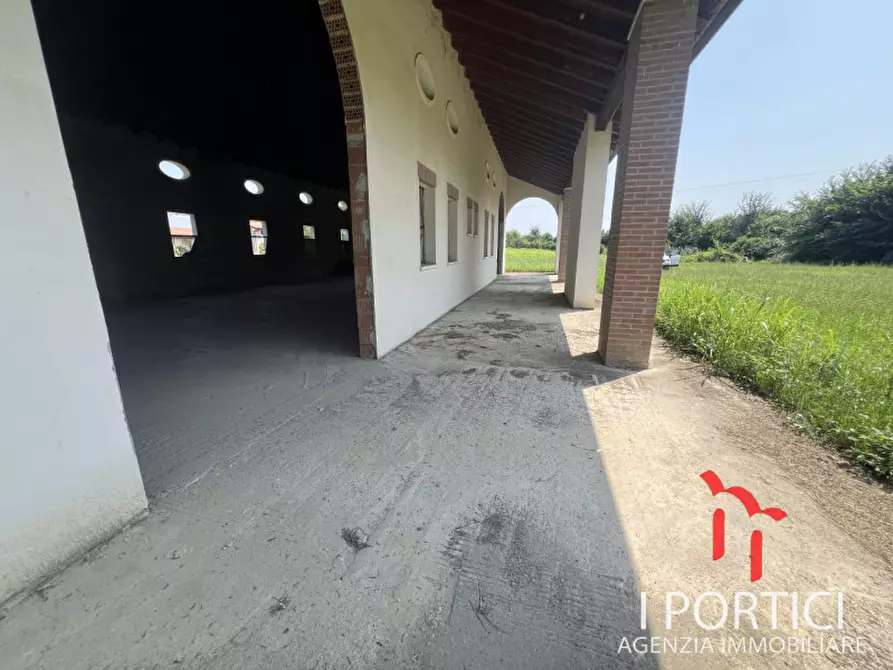 Immagine 3 di Magazzino in vendita  in Via Cimitero a Scorzè