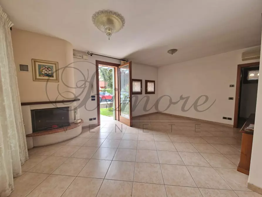 Immagine 1 di Casa bifamiliare in vendita  in Via Alfieri a Santa Maria Di Sala