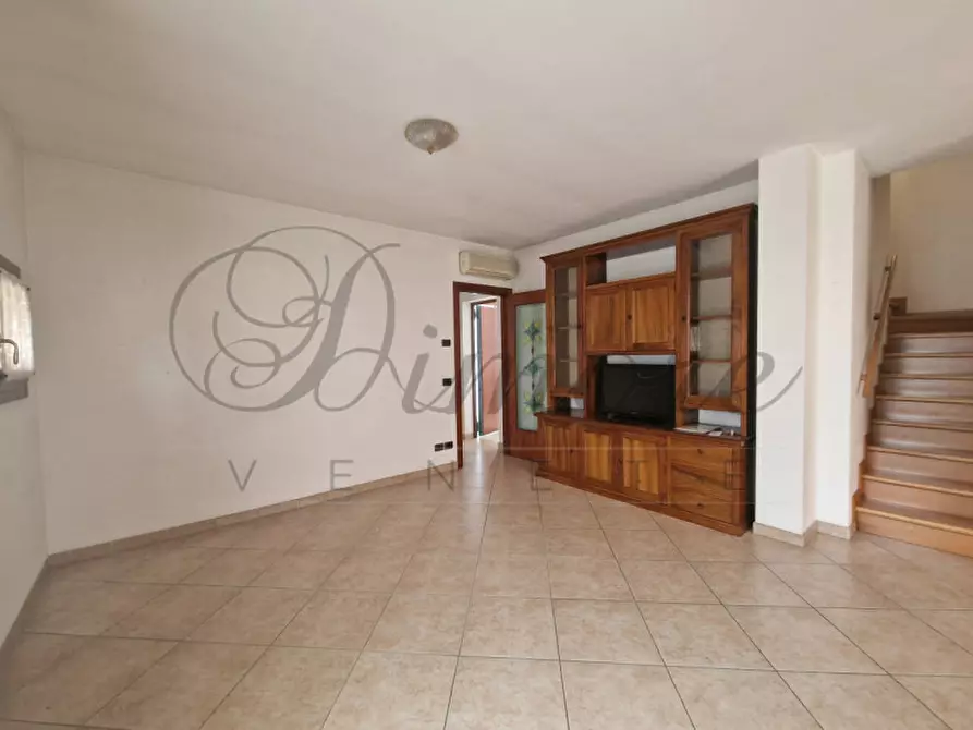 Immagine 2 di Casa bifamiliare in vendita  in Via Alfieri a Santa Maria Di Sala