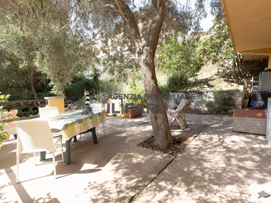 Immagine 1 di Casa bifamiliare in vendita  in Via Sardegna a La Maddalena