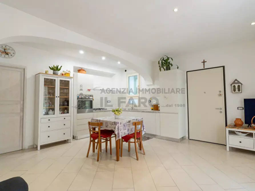 Immagine 1 di Casa bifamiliare in vendita  in Via Sardegna a La Maddalena