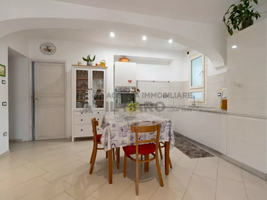 Immagine 4 di Casa bifamiliare in vendita  in Via Sardegna a La Maddalena