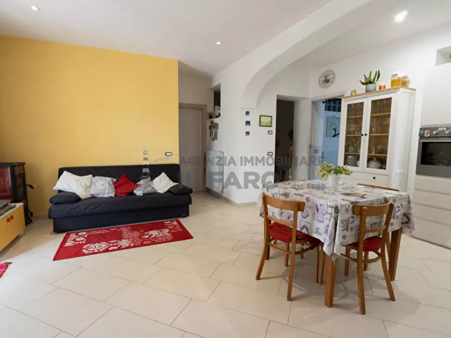 Immagine 5 di Casa bifamiliare in vendita  in Via Sardegna a La Maddalena