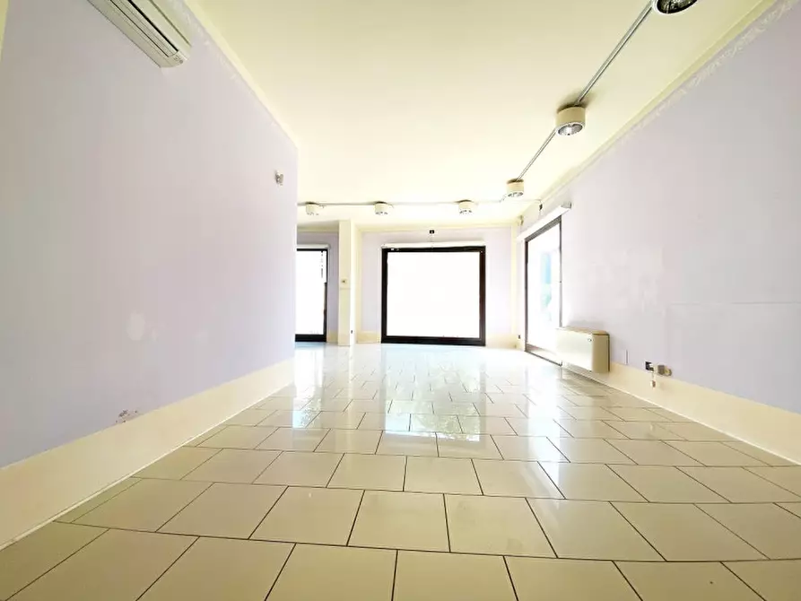 Immagine 3 di Negozio in affitto  a Mestrino