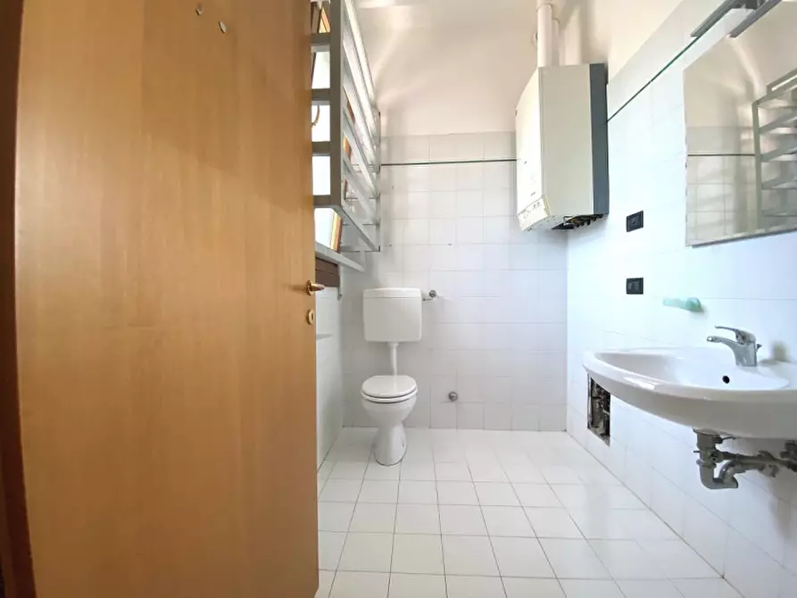 Immagine 7 di Negozio in affitto  a Mestrino