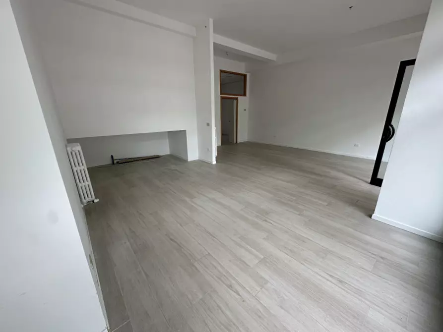 Immagine 6 di Negozio in vendita  in Viale Roma 73 a Cervia