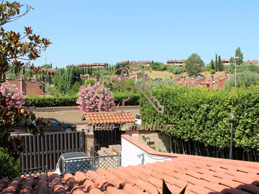 Immagine 3 di Villetta a schiera in vendita  in Via della Torre di Spizzichino, 98 a Roma