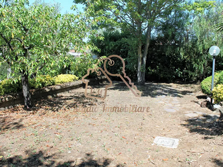 Immagine 15 di Villetta a schiera in vendita  in Via della Torre di Spizzichino, 98 a Roma