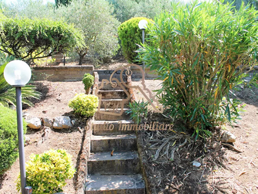Immagine 16 di Villetta a schiera in vendita  in Via della Torre di Spizzichino, 98 a Roma