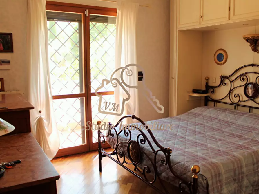 Immagine 27 di Villetta a schiera in vendita  in Via della Torre di Spizzichino, 98 a Roma