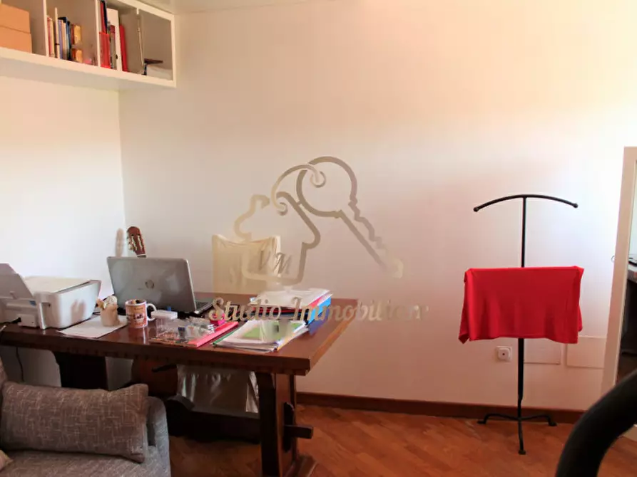 Immagine 28 di Villetta a schiera in vendita  in Via della Torre di Spizzichino, 98 a Roma