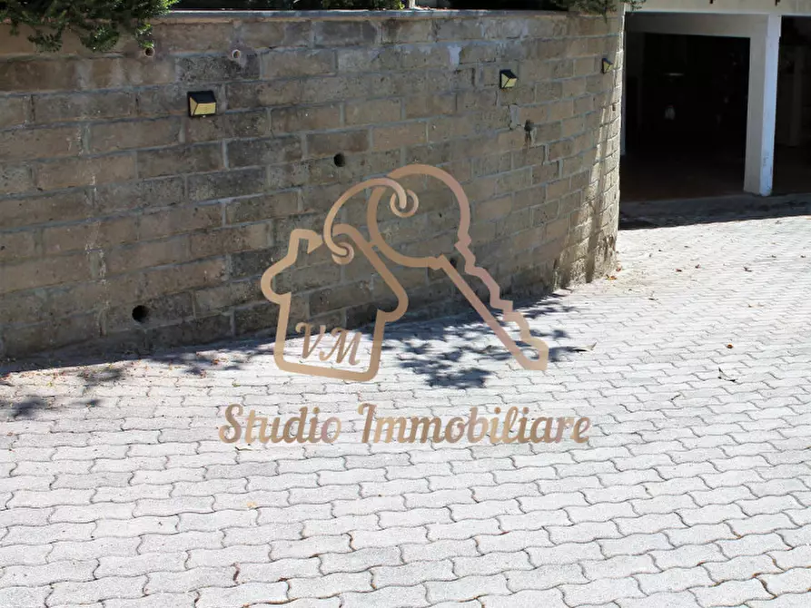 Immagine 53 di Villetta a schiera in vendita  in Via della Torre di Spizzichino, 98 a Roma