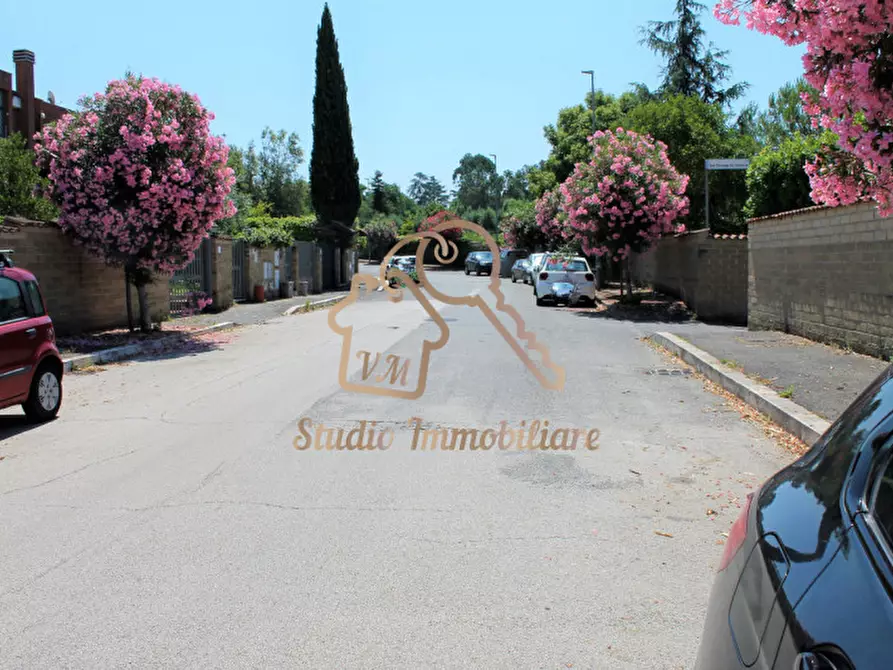 Immagine 55 di Villetta a schiera in vendita  in Via della Torre di Spizzichino, 98 a Roma