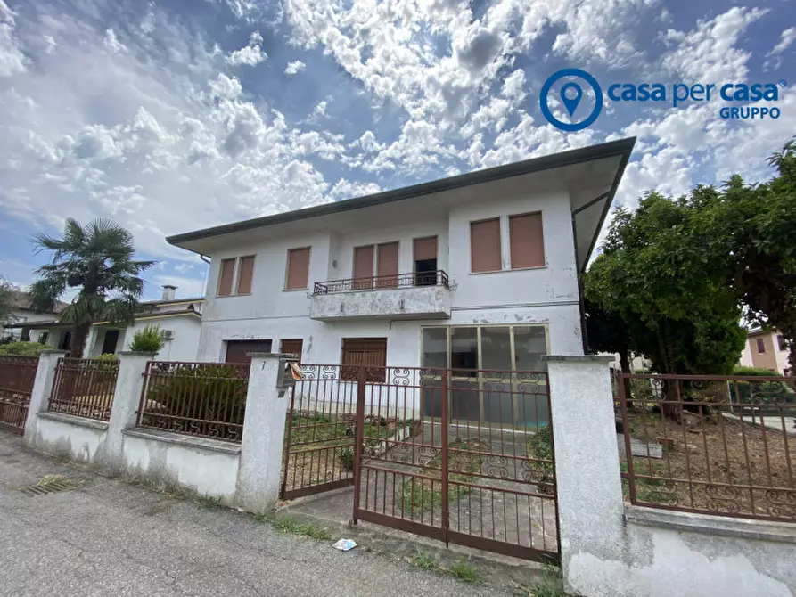 Immagine 1 di Casa indipendente in vendita  in Via Lampertheim a Adria