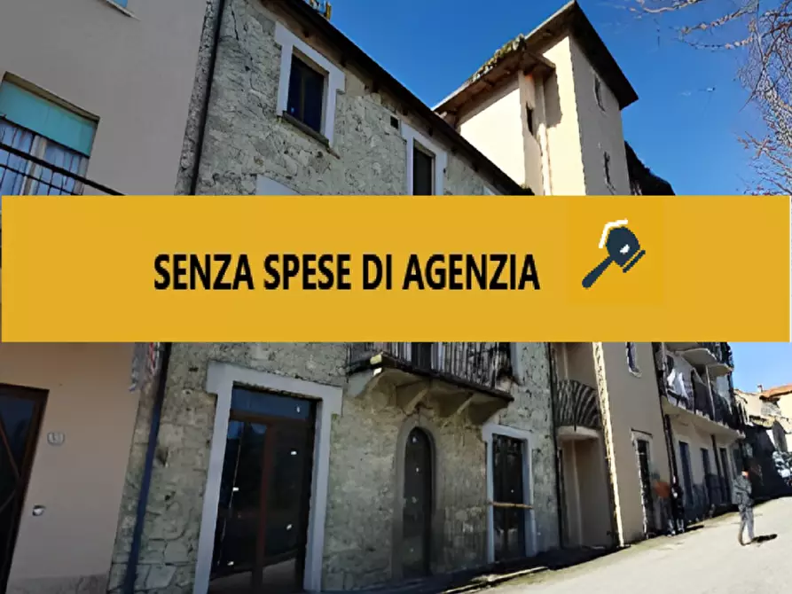 Immagine 1 di Palazzo in vendita  in Via Leopardi 13 a Monte Cerignone