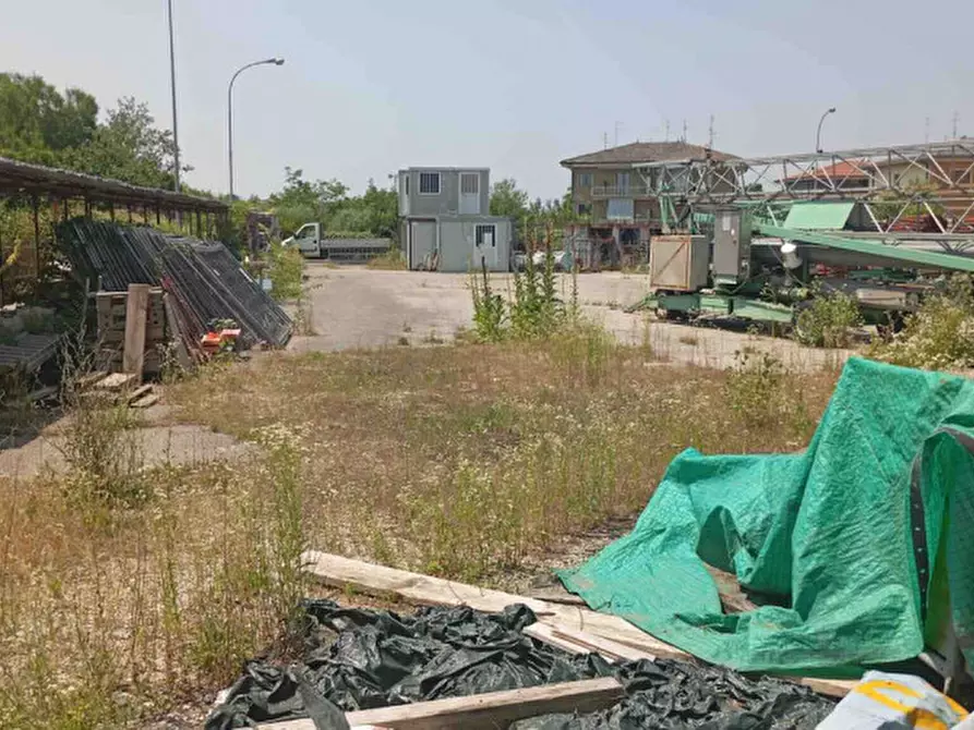 Immagine 6 di Magazzino in vendita  a Peschiera Del Garda