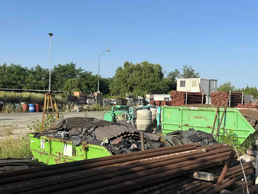 Immagine 7 di Magazzino in vendita  a Peschiera Del Garda