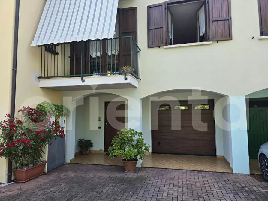 Immagine 43 di Villetta a schiera in vendita  in Via Ugo Branca, 6 a Montichiari