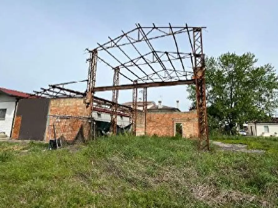 Immagine 3 di Magazzino in vendita  in Via Giannino Ancillotto, 24 a Eraclea