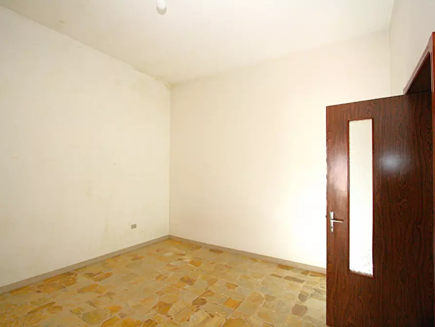 Immagine 13 di Casa indipendente in vendita  in Via Torino a Matino