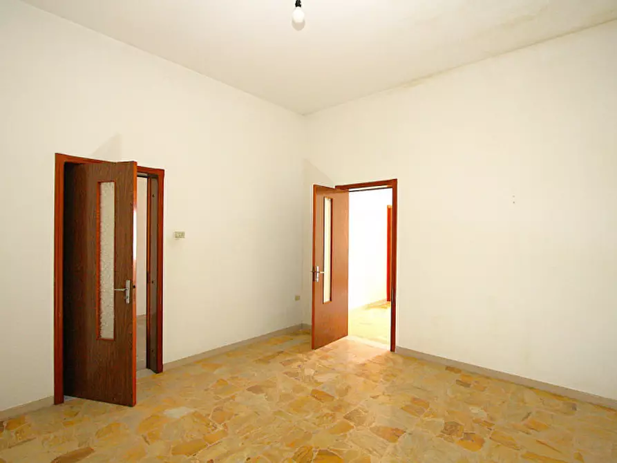 Immagine 14 di Casa indipendente in vendita  in Via Torino a Matino