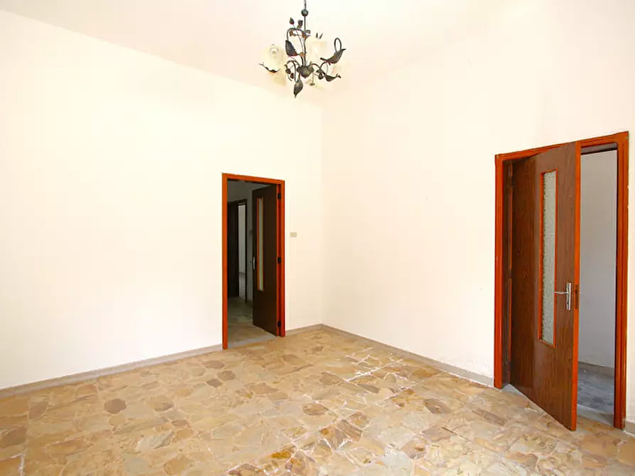 Immagine 17 di Casa indipendente in vendita  in Via Torino a Matino