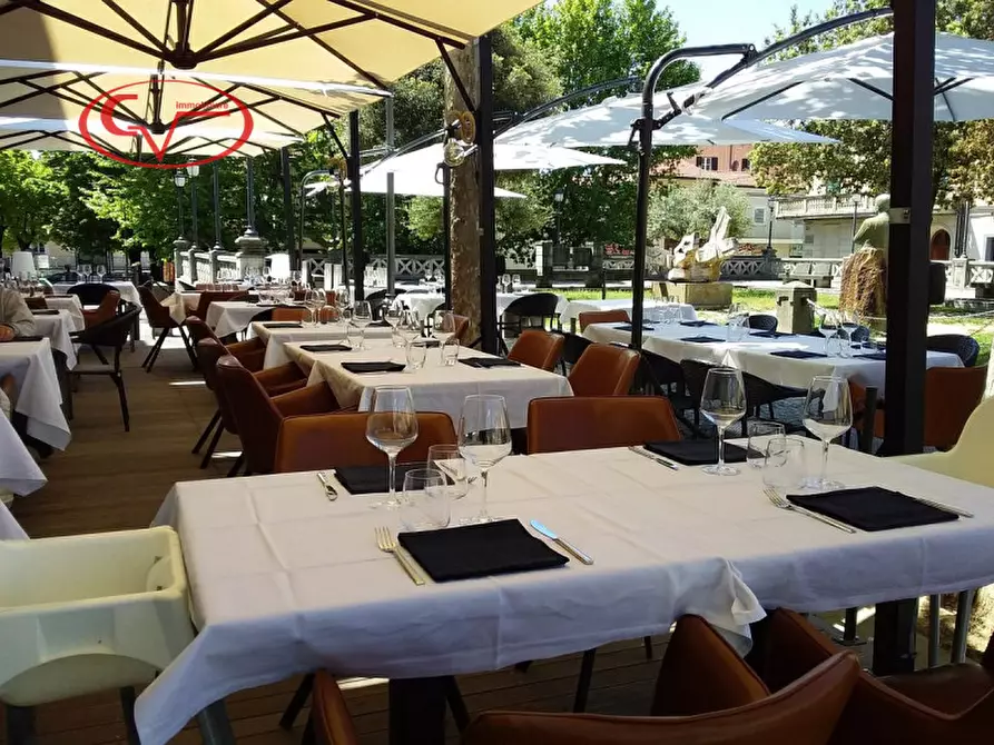 Immagine 1 di Attività commerciale in affitto  in periferia a Montevarchi