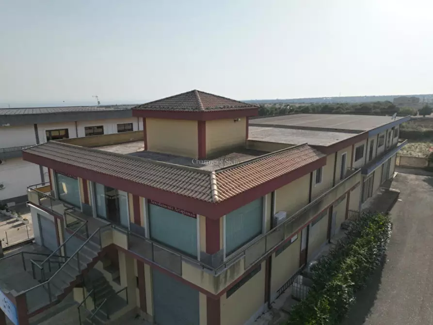 Immagine 6 di Negozio in vendita  a Modica