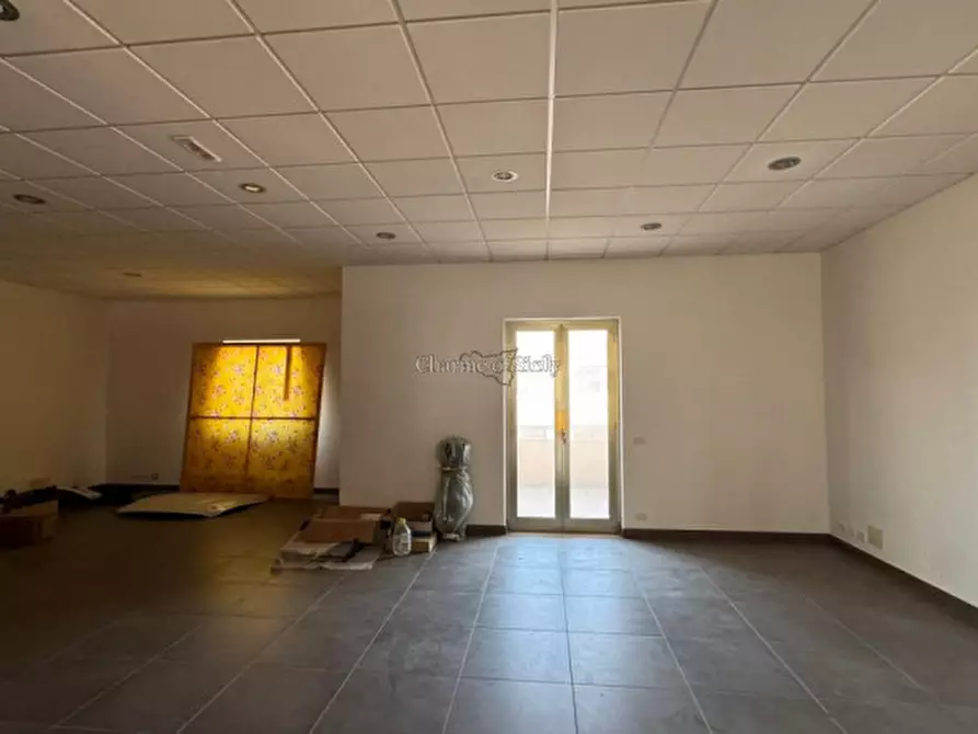 Immagine 23 di Negozio in vendita  a Modica